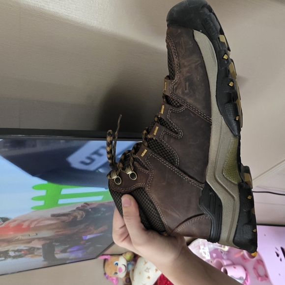 KEEN Men's Brown Hiking Boots - Picture 4 of 10